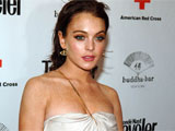 lindsay lohan s father finds rehab facility for her says don t listen to your mother 
