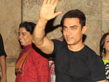Aamir watches Qayamat Se Qayamat Tak with family, cast and crew