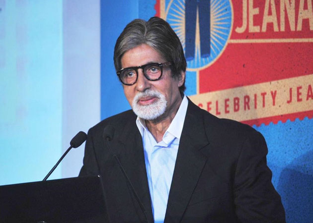 University of Mumbai felicitates Amitabh Bachchan