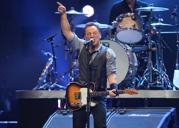 Bruce Springsteen opens concert for Sandy relief