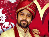 emraan hashmi adds quirky touch to i jholuraam i song video