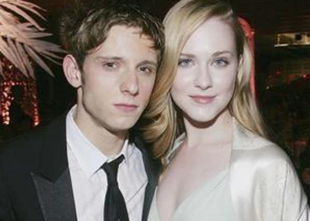 Evan Rachel Wood, Jamie Bell off on honeymoon 