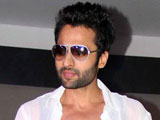 jackky bhagnani launches i desi gangnam i song in dharavi