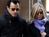 Jennifer Aniston moves into new house with fiance Justin Theroux