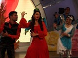 Karisma pays tribute to the Kapoor women in family karisma-tributethumb.jpg