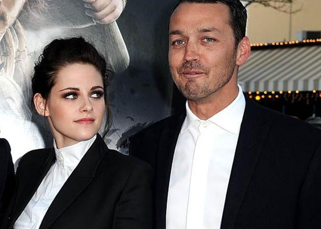 Kristen Stewart still in touch with Rupert Sanders?