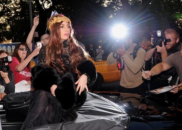Lady Gaga praises marijuana 