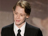macaulay culkin gets into fight with paparazzo