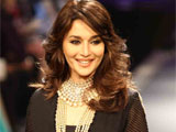 Madhuri Dixit: I am a Strict Mother madhuri-sing-thumb.jpg