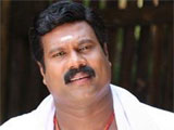 Malayalam actor Mani surrenders, released on bail 
