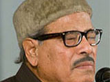 Manna Dey's condition 'slightly better': Hospital sources