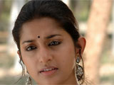 Meera Jasmine vanishes from shoot without informing unit meera-jasmine-thumb.jpg