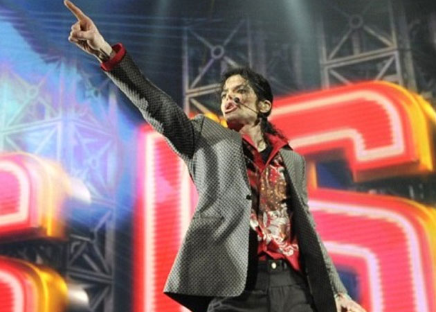 Michael Jackson's family accuse convert promoter of hiring lookalike for final shows