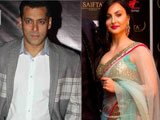 Salman Khan to dance with Elli Avram in Bigg Boss 7 finale salman-ellithumb.jpg