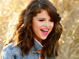 selena gomez s friends upset about her reconciliation with justin bieber