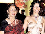 Tanishaa Mukherji gets a sparkling gift from mom Tanuja 