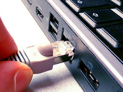 How to Download and Save Your Facebook, Google and Twitter Profiles Download_social_media_data_thumb.jpg