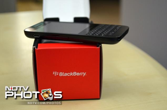 BlackBerry-Q5-pack-side.jpg