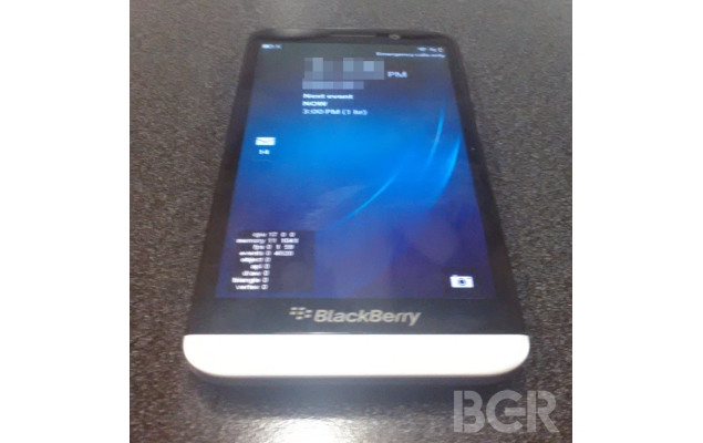 Purported pictures of BlackBerry A10 surface online