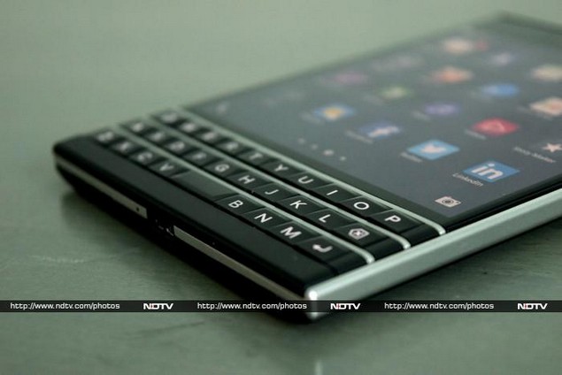 BlackBerry Passport Review: The QWERTY Challenger ~ 