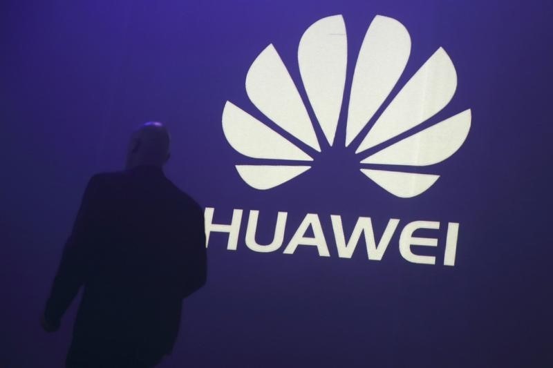 China's Huawei Looks to Build Global Smartphone Brand