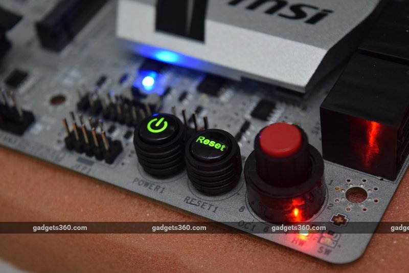 msi_z170a_xpower_buttons_ndtv.jpg