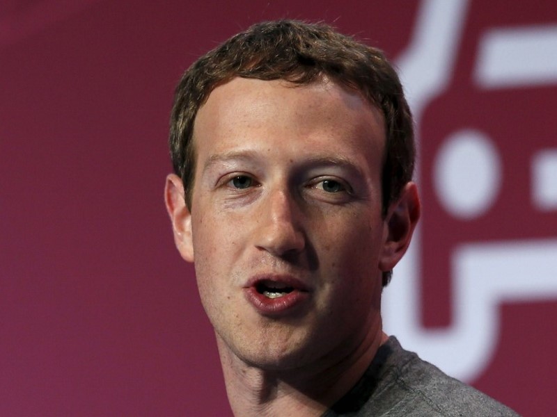 Facebook's Zuckerberg 'Sympathetic' With Apple's Fight With US Authorities