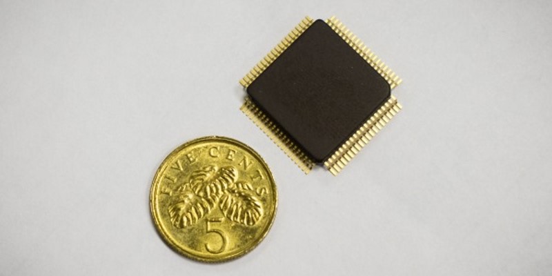 New Smart Chip Can Wirelessly Transmit Brain Signals