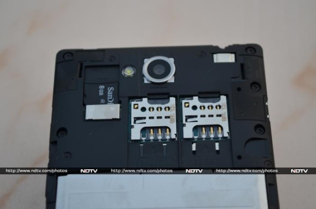 sony-xperia-c-dual-sim-slots.jpg