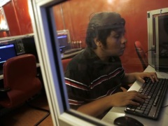 Former Union IT Minister Calls for Firewalling Strategic Establishments internet_user_india_reuters_small_02.jpg