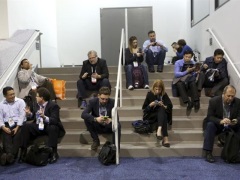Google Seeks to Dismiss US Antitrust Lawsuit Over Android people_using_mobiles_reuters_small_02.jpg