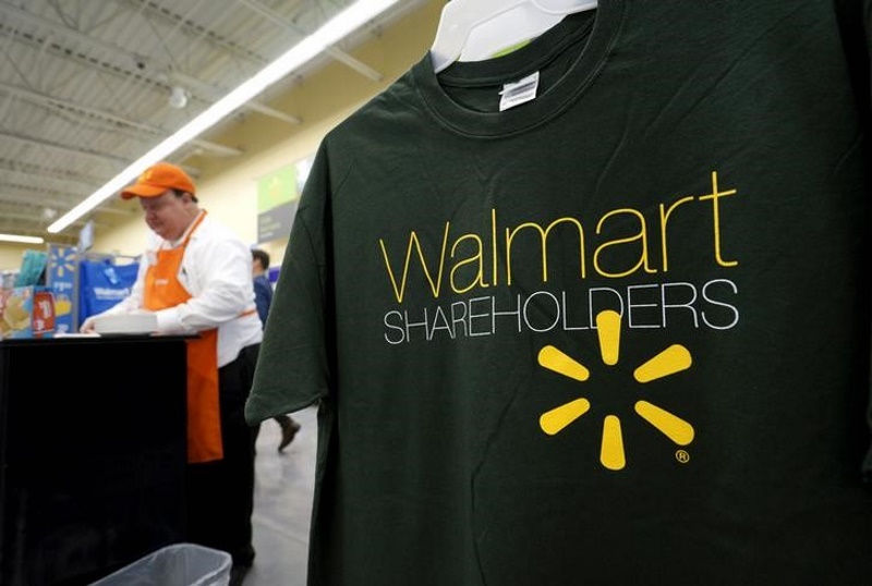 Wal-Mart Steps Up Online Efforts in China as a Key to Future