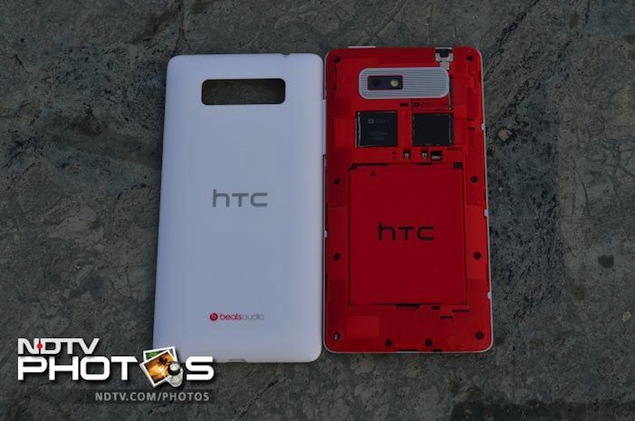 htc-desire-600-removable-cover.jpg