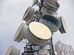 Reliance Jio Finalises Vendors, Partners for 4G Services Launch telecom_tower_parabolic_wikimedia_freetouse_small.jpg