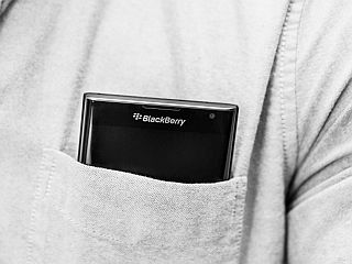 BlackBerry Launches New &#039;Web-Based Facebook App&#039; for BB10, BBOS Users