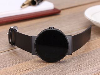 CoWatch Is the First Smartwatch With Amazon&#039;s Alexa Voice Service