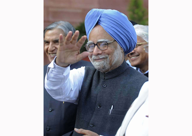 Telecom sector problems coming to an end: Manmohan Singh