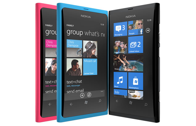 Hoping for turnaround, Nokia bets on Windows Phone 8
