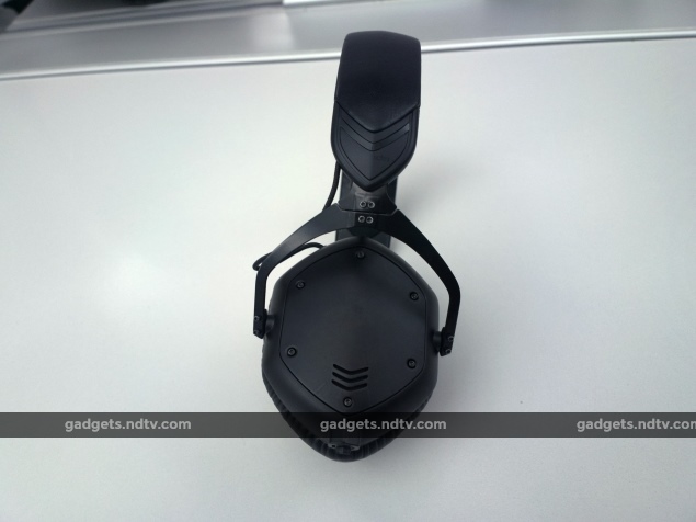 Vmoda_Crossfade_M100_Fullprofile_ndtv.jpg