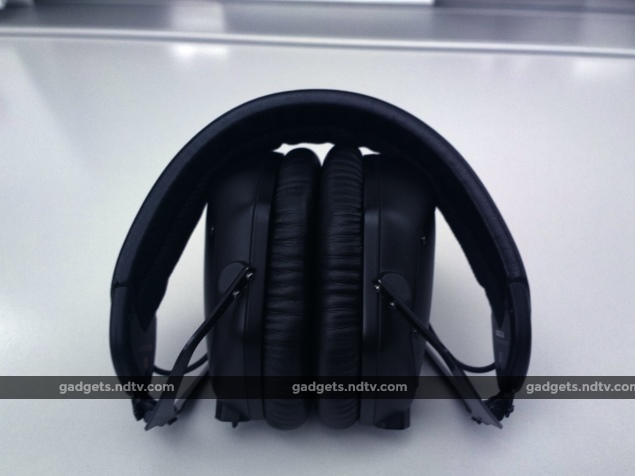 Vmoda_Crossfade_M100_folded_ndtv.jpg