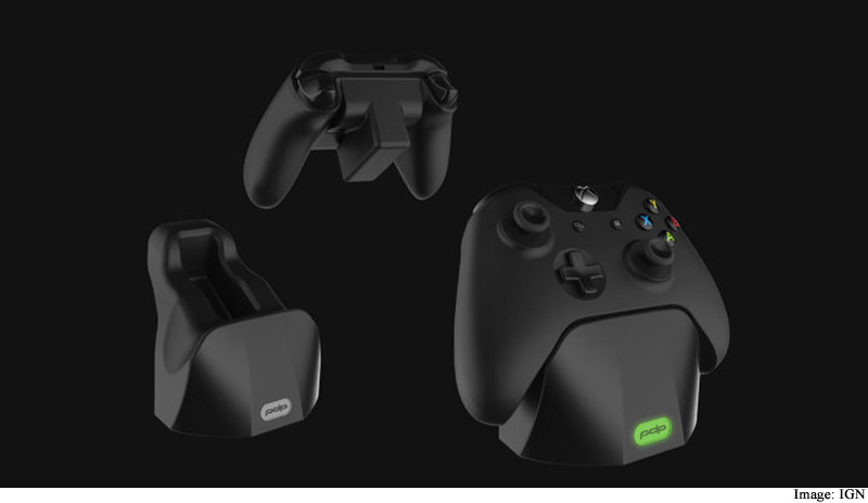 This New Dock Claims to Fully Charge Your Xbox One Controller in 60 Seconds