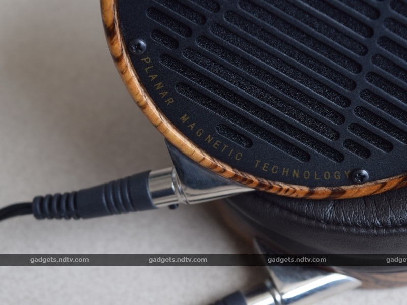 audeze_lcd_lcd3plugs_headphones101_ndtv.jpg