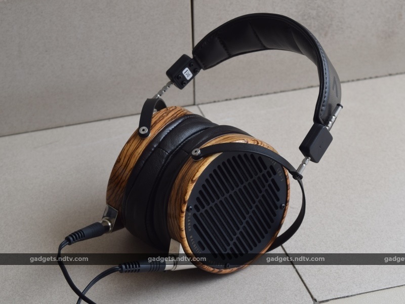 headphones101_audeze_lcd3_ndtv.jpg