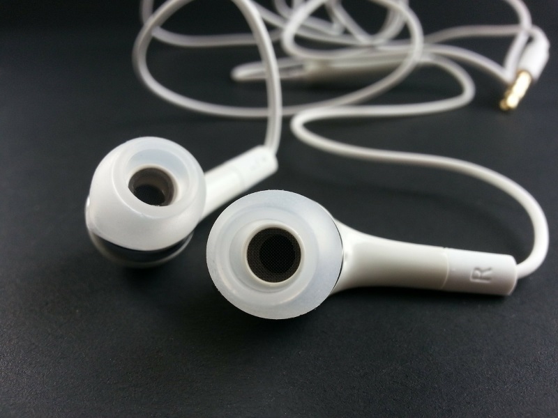 headphones101_main3_cc0.jpg