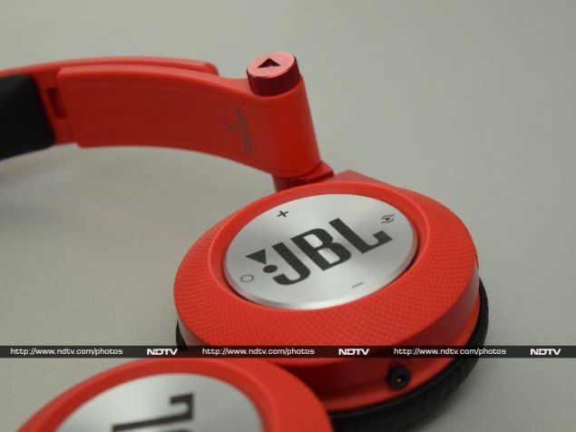 JBL Synchros E40BT Review: Performing in Style