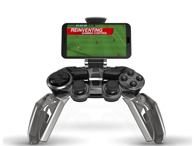 CES 2015: Mad Catz Unveils L.Y.N.X. 9 - the Swiss Army Knife of Controllers