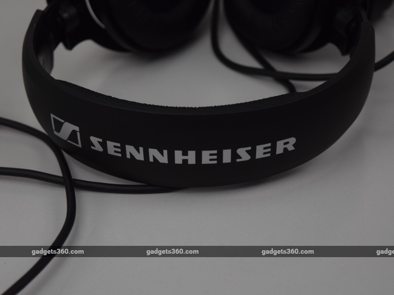 sennheiser_hd180_headband2_ndtv.jpg