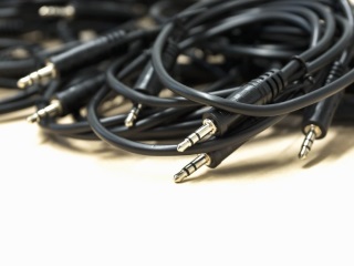 No, It Is Not Okay for Smartphones to Ditch the 3.5mm Headphone Socket