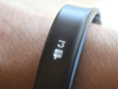 Garmin Vivosmart Review: The Fitness Tracker That's Also a Smartwatch