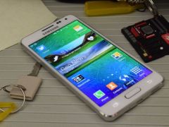 Samsung Galaxy Alpha Review: Silencing the Critics